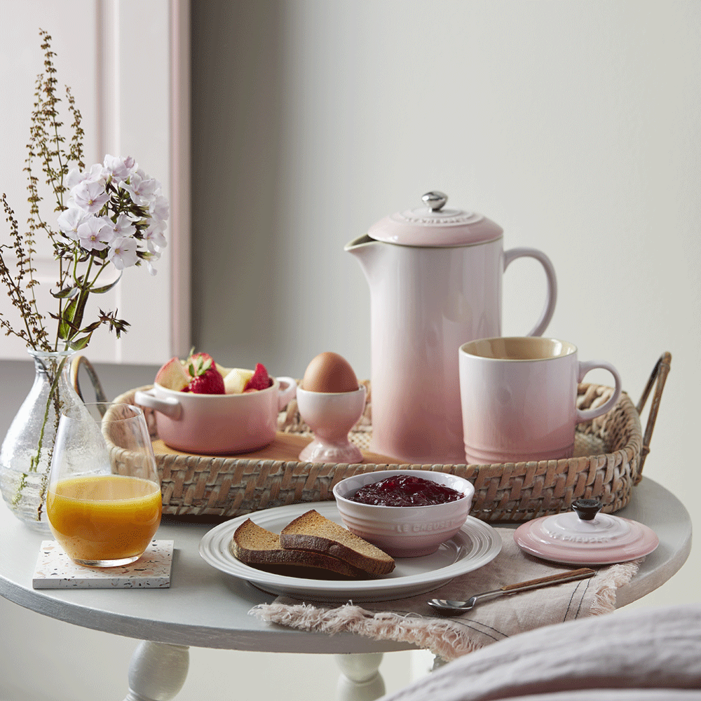 Le Creuset offers tea plates